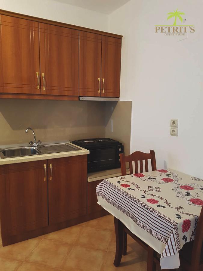 Petrit Guesthouse Ksamil Buitenkant foto