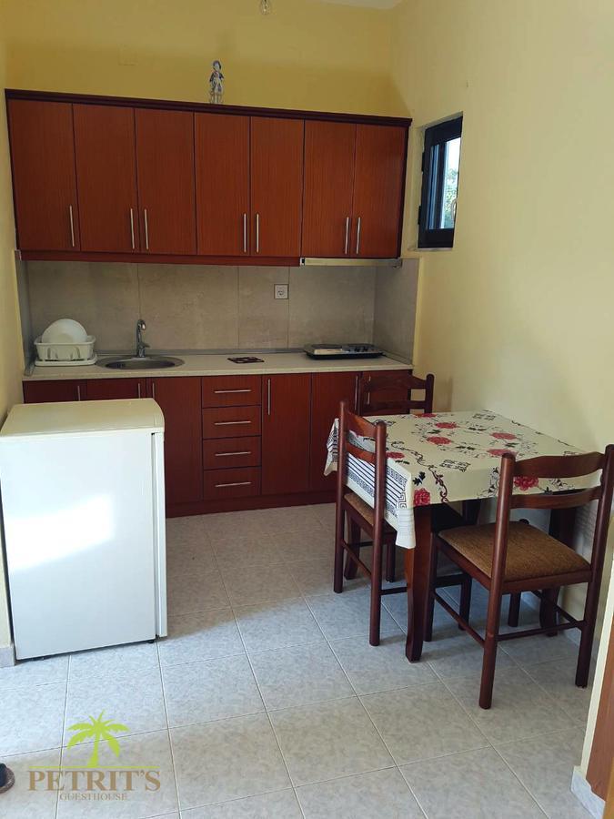 Petrit Guesthouse Ksamil Buitenkant foto