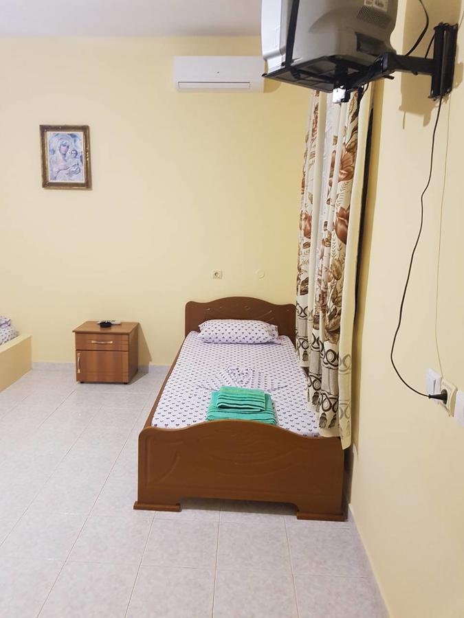 Petrit Guesthouse Ksamil Buitenkant foto
